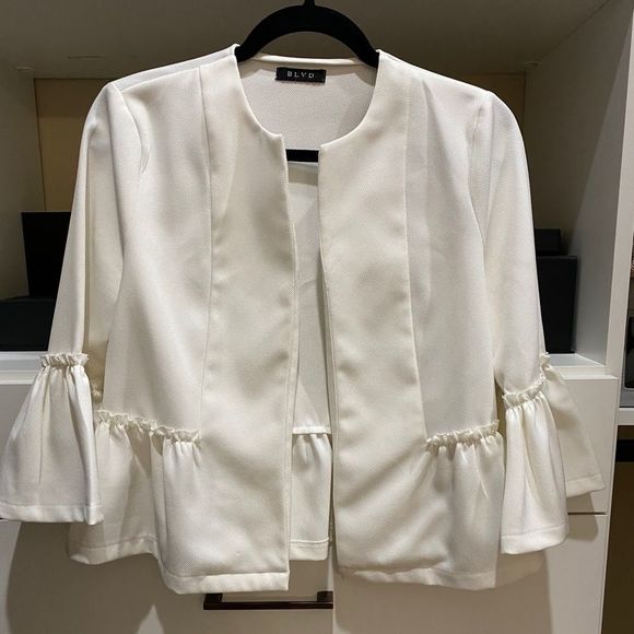 White Trumpet Sleeve Jacket Size Small - Picture 3 of 6